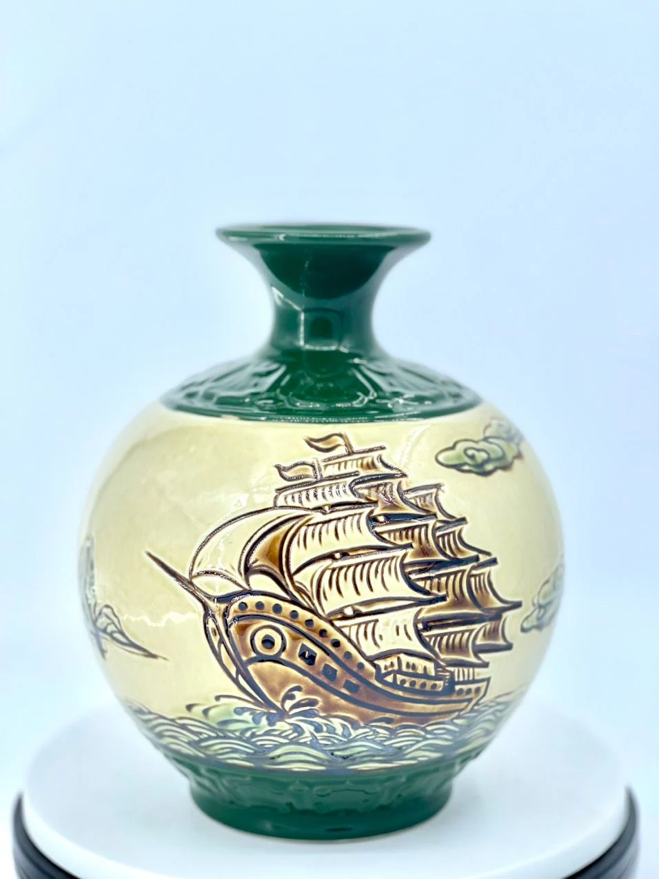 Vẻ đẹp của Gốm sứ Bát Tràng so với loại gốm khác